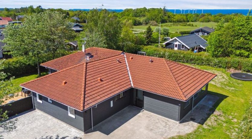 Photo of "Eunice" - 850m from the sea