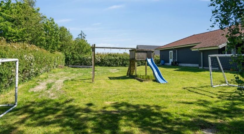 Photo of "Eunice" - 850m from the sea