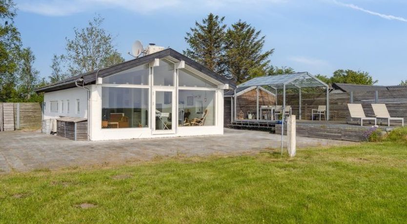 Photo of "Gundborg" - 100m from the sea