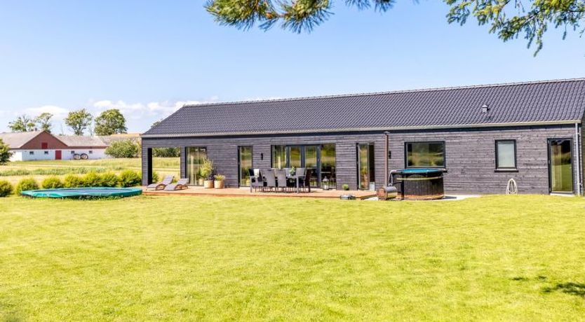 Photo of "Syni" - 450m from the sea