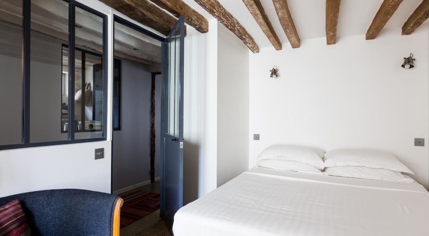 Photo of Parisian Loveliness