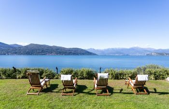 Blissful Waters Holiday Home