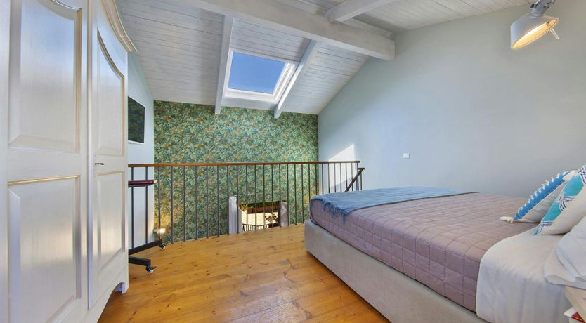 Photo of Sorrento Gem