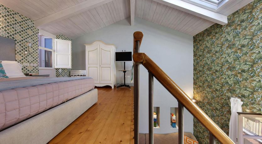 Photo of Sorrento Gem