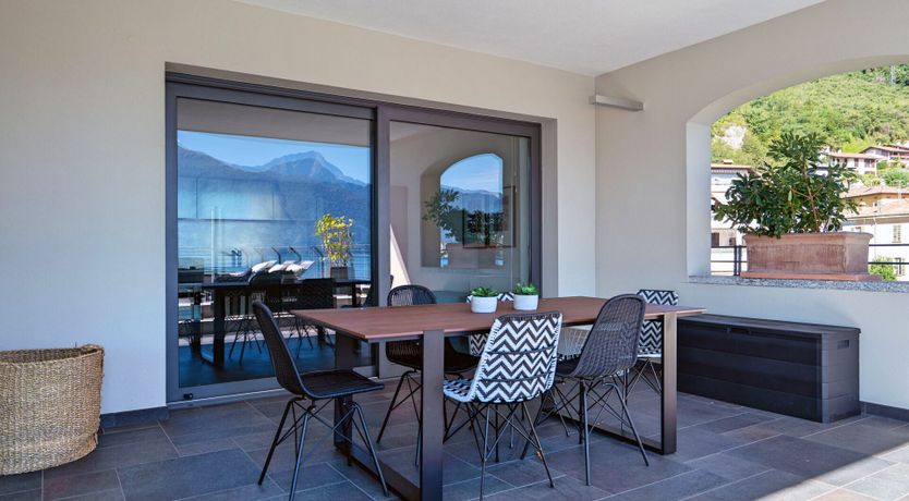 Photo of Como's Best