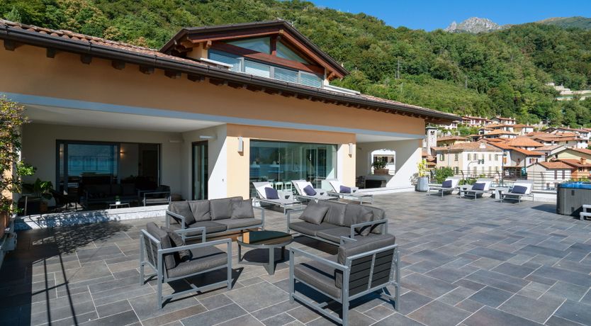 Photo of Como's Best