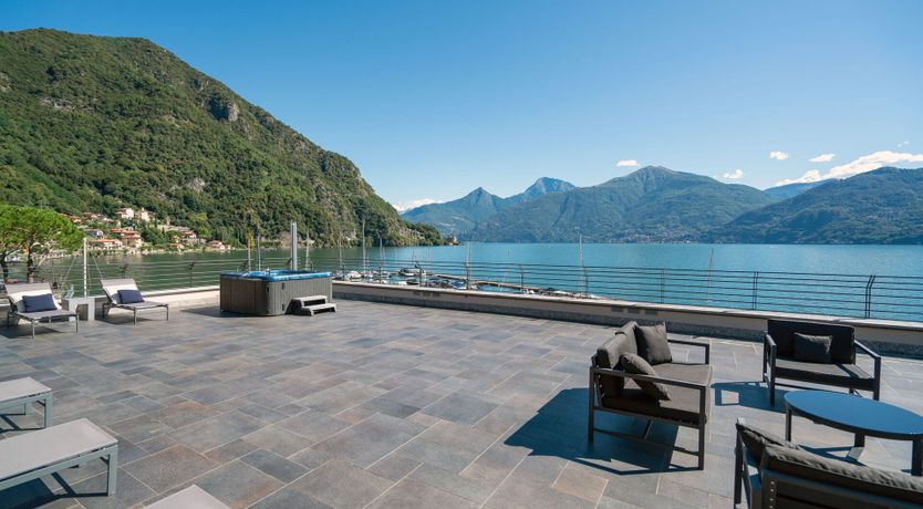 Photo of Como's Best