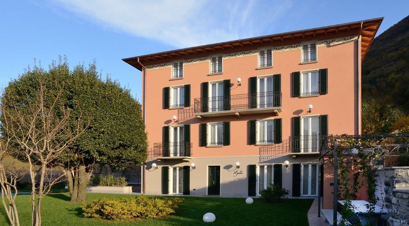 Photo of The Lake's Edge