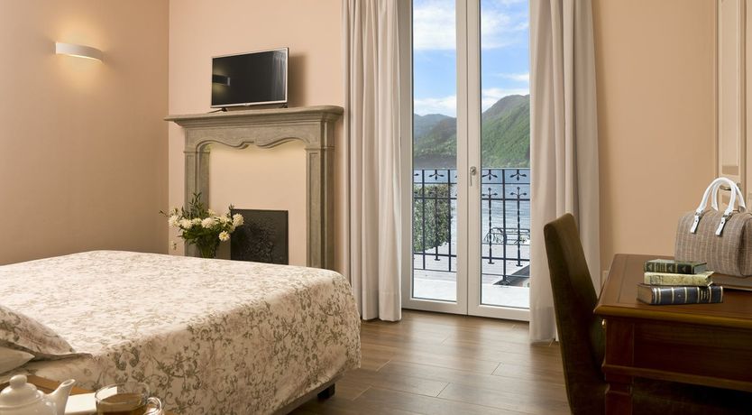 Photo of The Lake's Edge