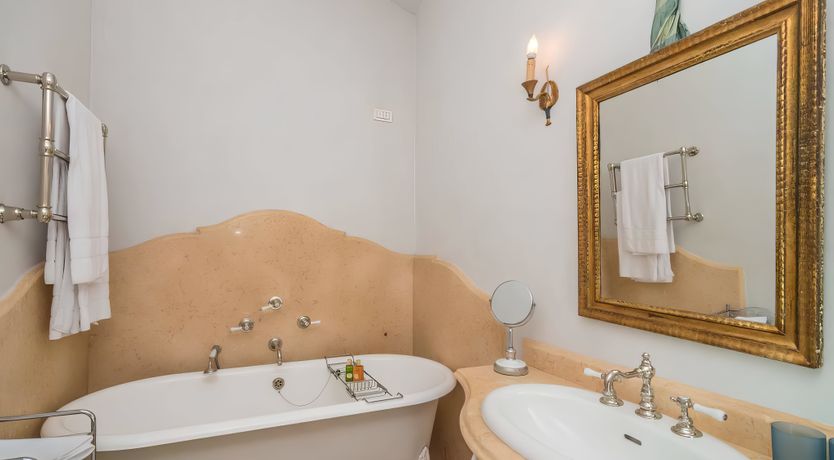 Photo of Lakeside Daydream