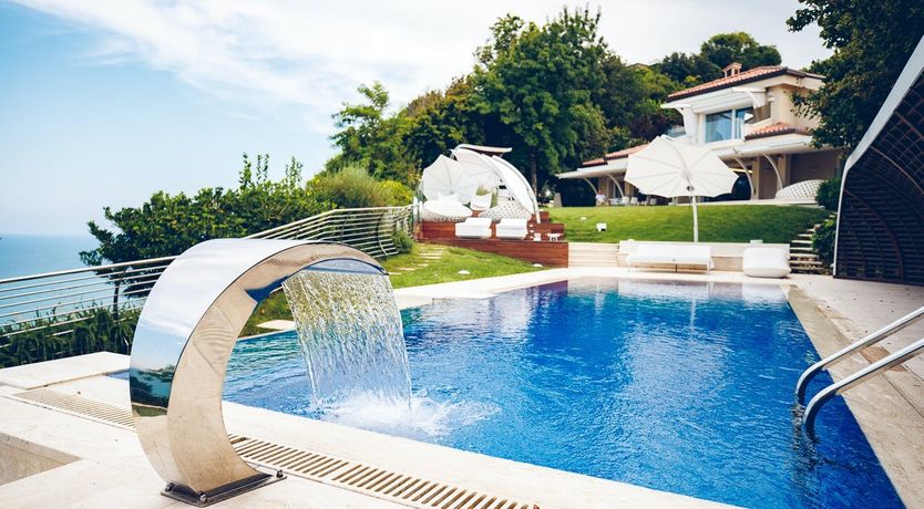 Photo of Peach & Olive