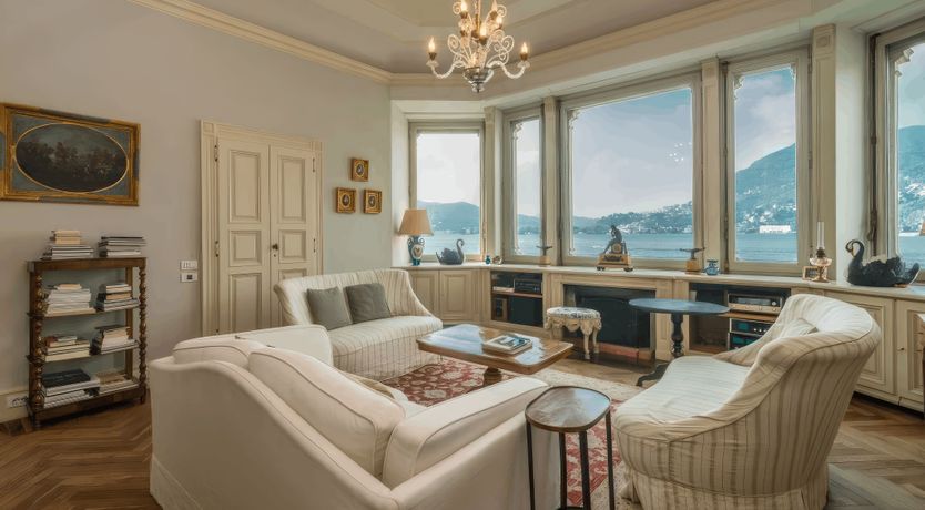 Photo of Romance on the Lake