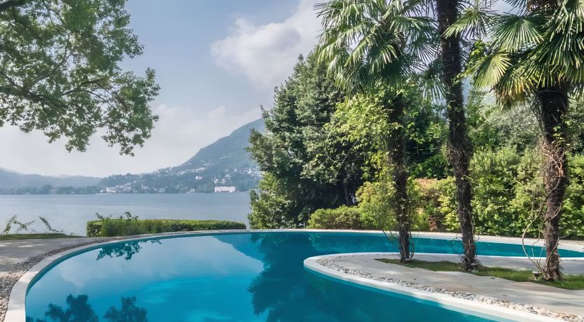 Photo of Romance on the Lake