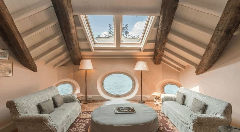 Photo of Romance on the Lake