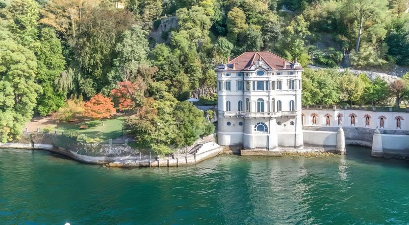 Photo of Romance on the Lake