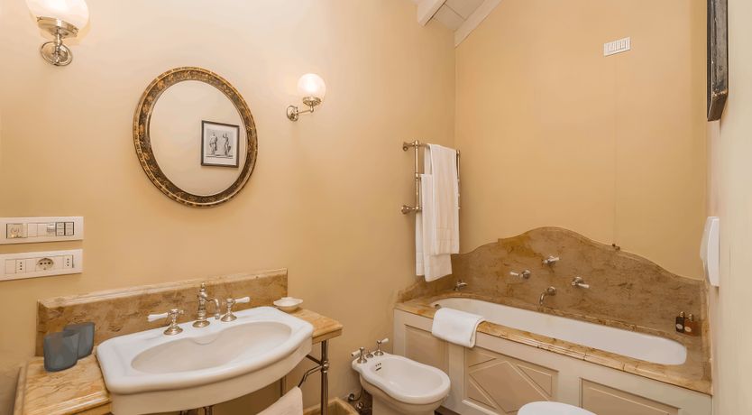 Photo of Romance on the Lake