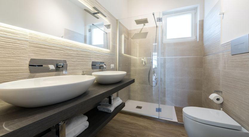 Photo of Green & Clear