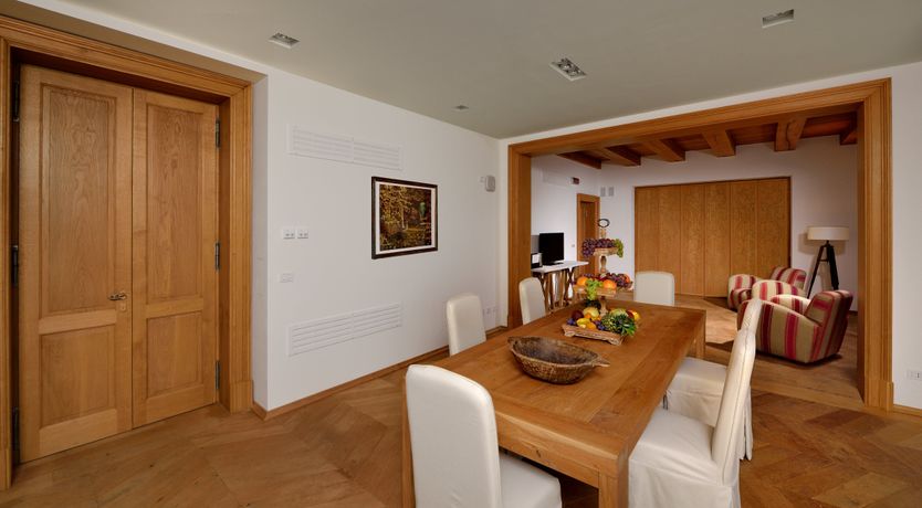 Photo of The Olive Leaf