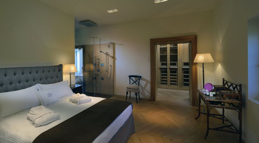 Photo of The Olive Leaf