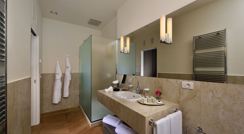 Photo of The Olive Leaf