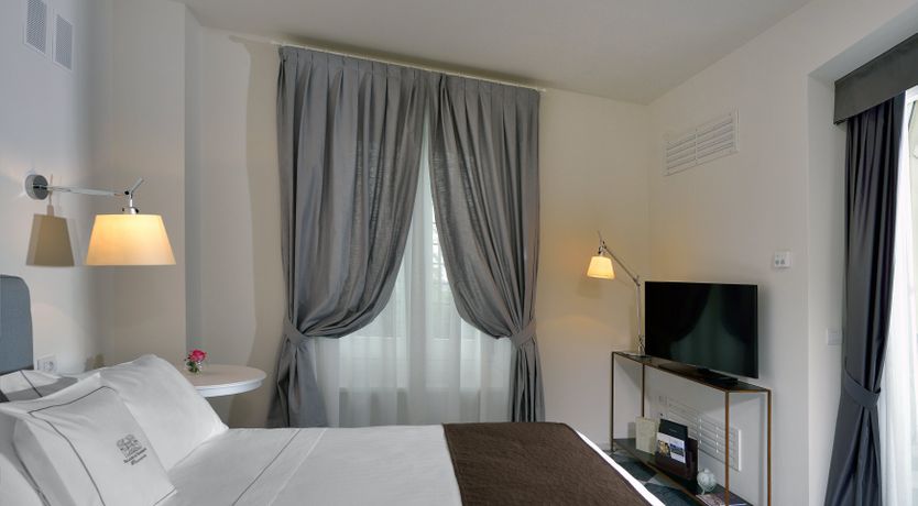 Photo of The Olive Leaf