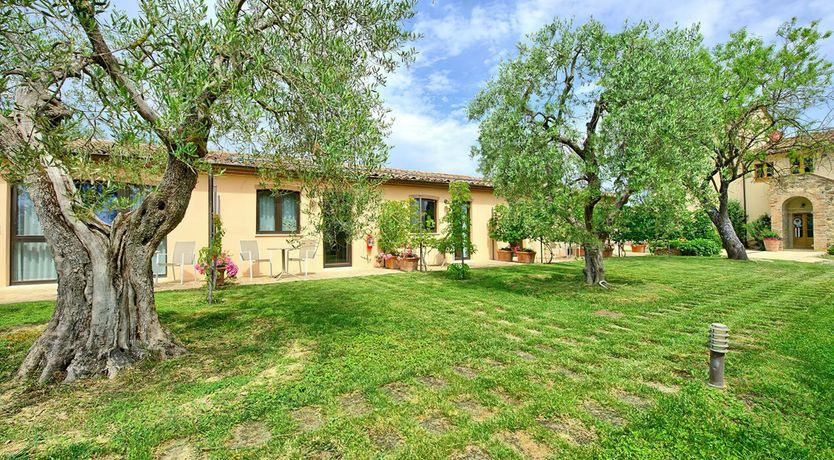 Photo of Marbled with Flowers
