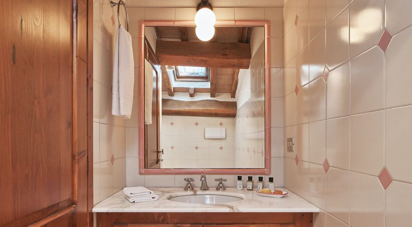 Photo of The Moon & The Oak