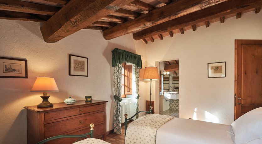 Photo of The Moon & The Oak