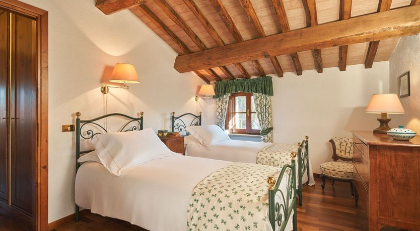 Photo of The Moon & The Oak