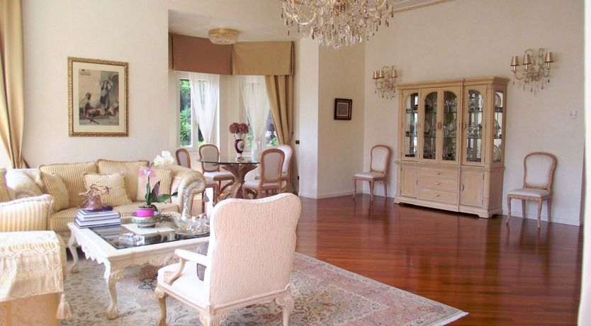 Photo of Oak Leaves & Stars