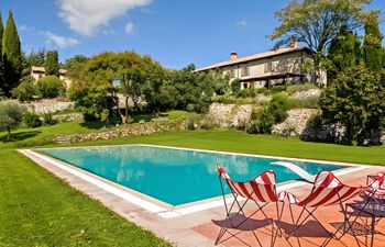 On Tuscan Hill Holiday Home