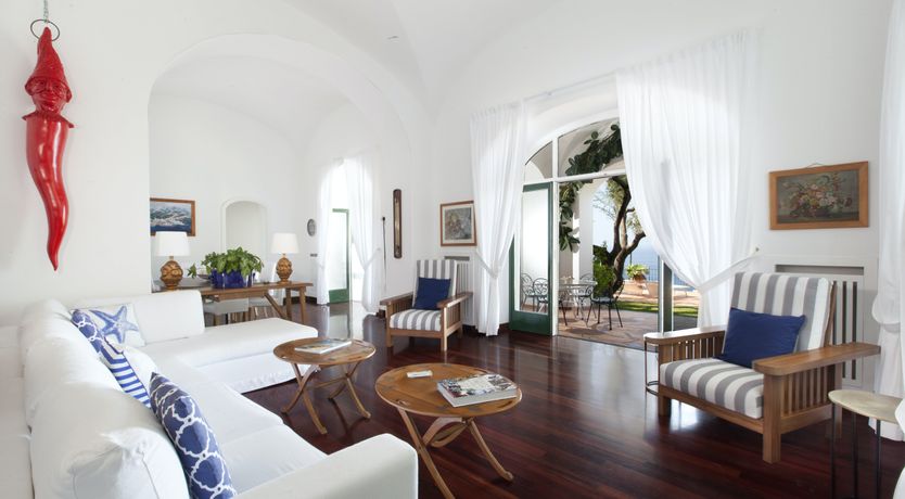 Photo of The Pearl of Campania