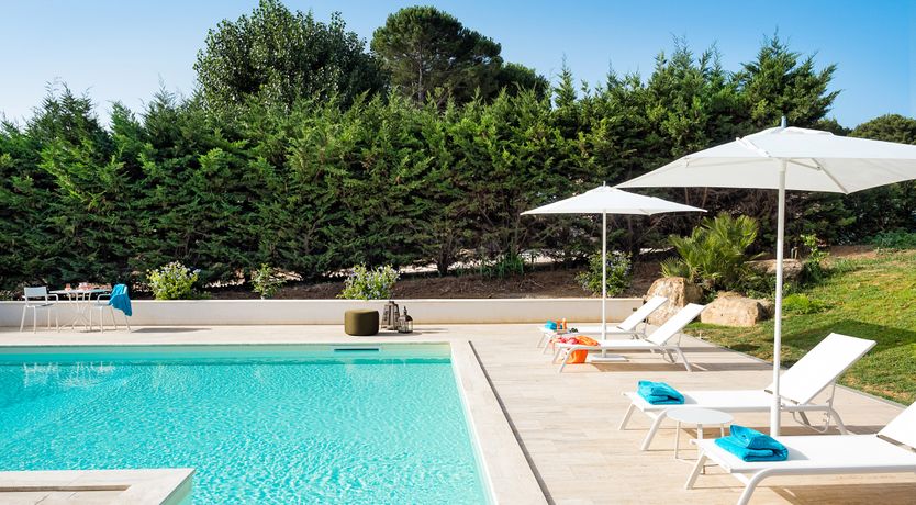 Photo of Palms & Pearls