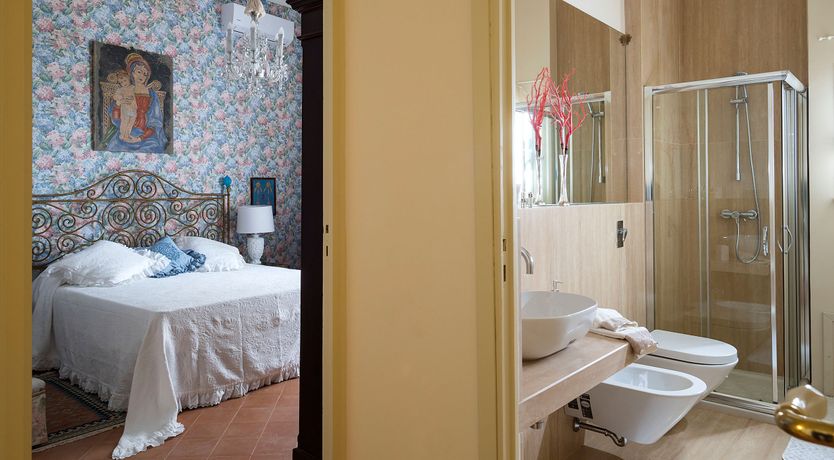 Photo of Palms & Pearls