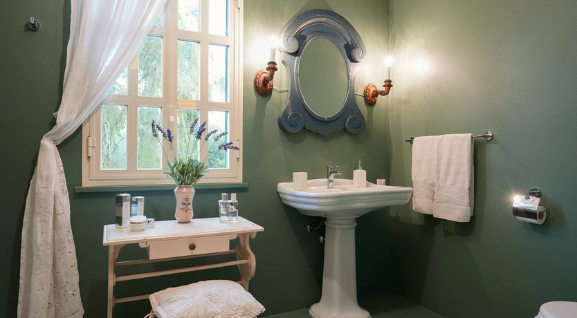 Photo of Palms & Pearls