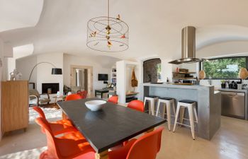 The Luscious Orange Holiday Home