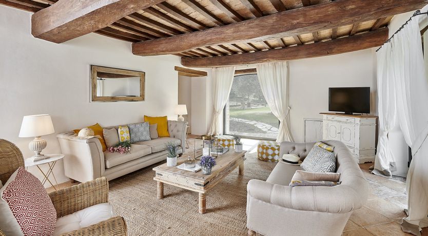 Photo of Olive & Roses