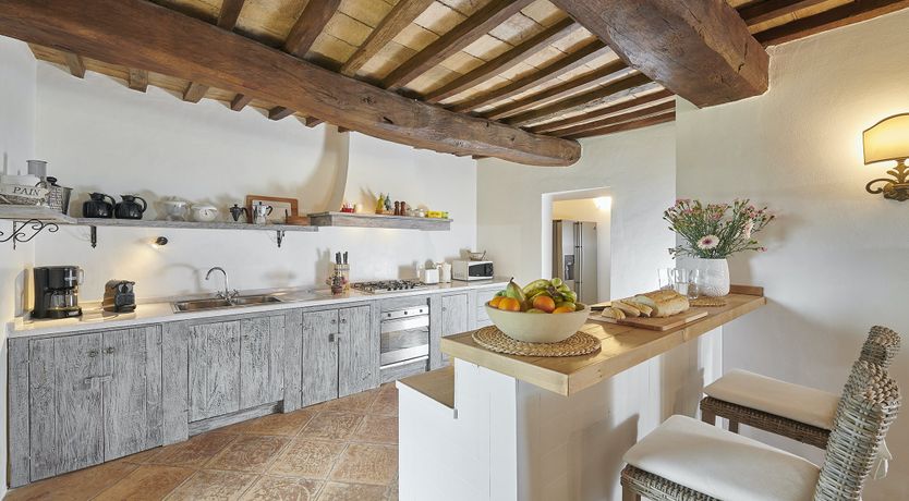 Photo of Olive & Roses