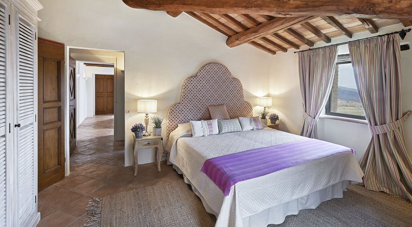 Photo of Olive & Roses