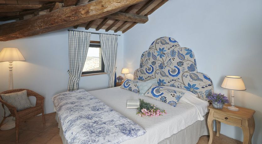 Photo of Olive & Roses