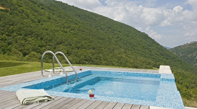 Photo of Olive & Roses