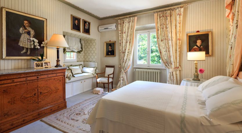 Photo of Bluebells & Grapes