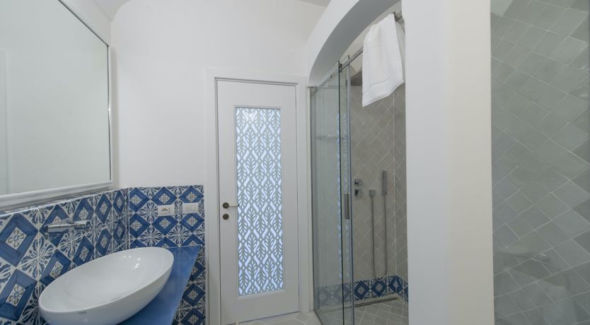 Photo of Neptune's Hollow