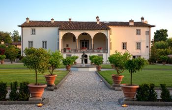 Tuscan Moon Holiday Home