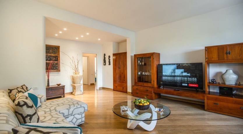 Photo of The Marina Kiss