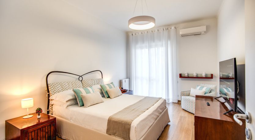 Photo of The Marina Kiss