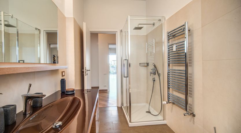 Photo of The Marina Kiss