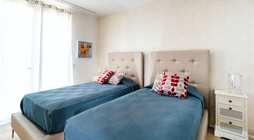 Photo of The Royal Cottage