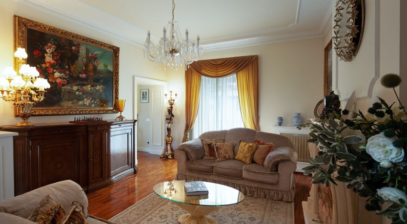 Photo of Honeycomb & Thyme