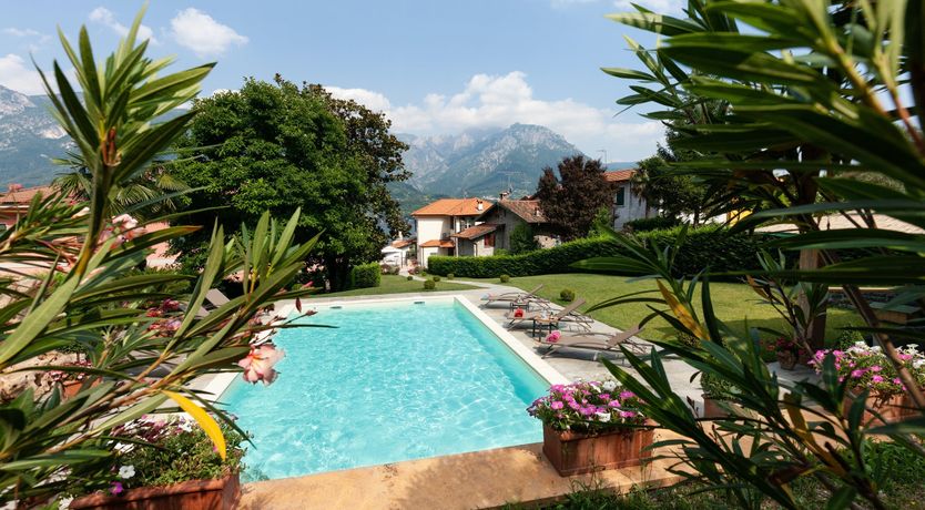 Photo of Honeycomb & Thyme